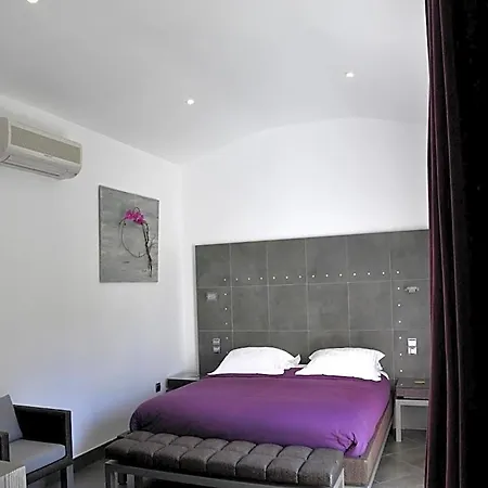 Private - Adults Only 4*